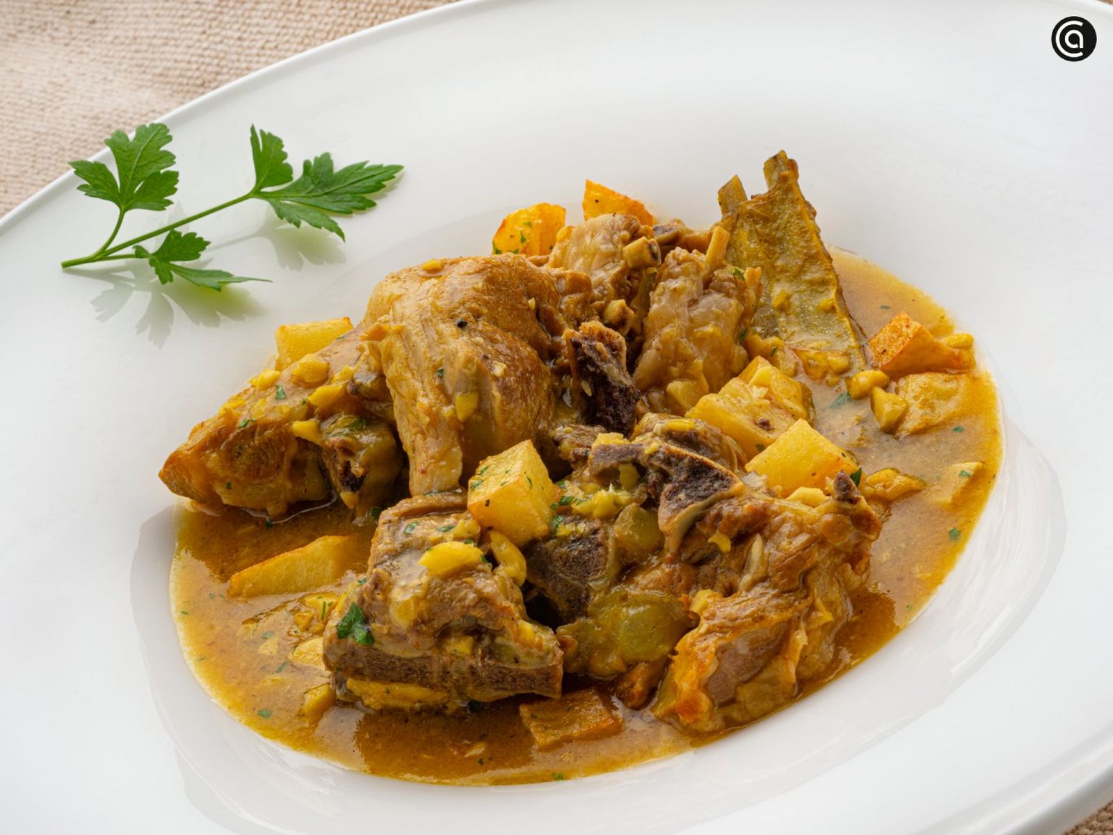 Cabrito en salsa al ajillo, receta de Karlos Arguiñano