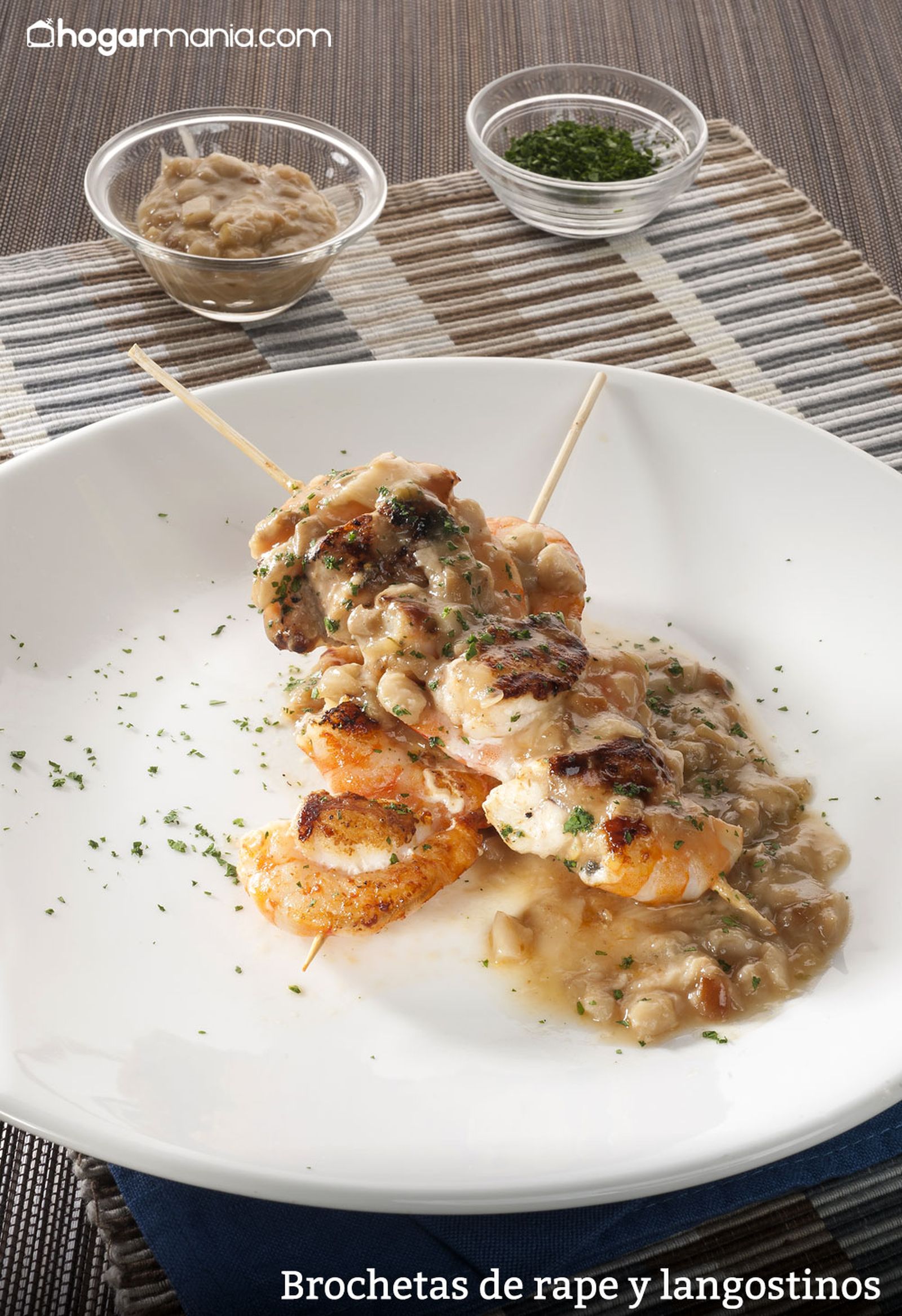 CABI0054 Amaia Brochetas de rape y langostinos vertical xl CABI0054 Amaia Brochetas de rape y langostinos vertical xl