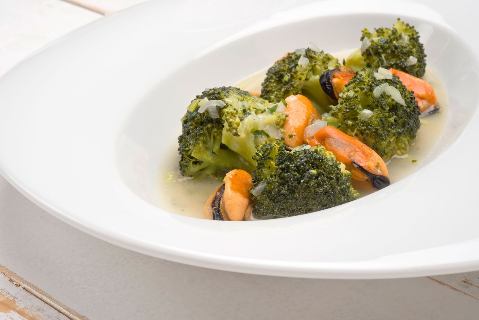 5701 1 Brocoli y mejillones en salsa verde (1086) xl