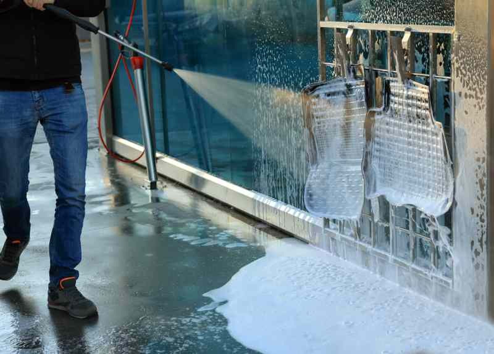 Las alfombras de goma se limpian fácilmente con agua a presión Las alfombras de goma se limpian fácilmente con agua a presión