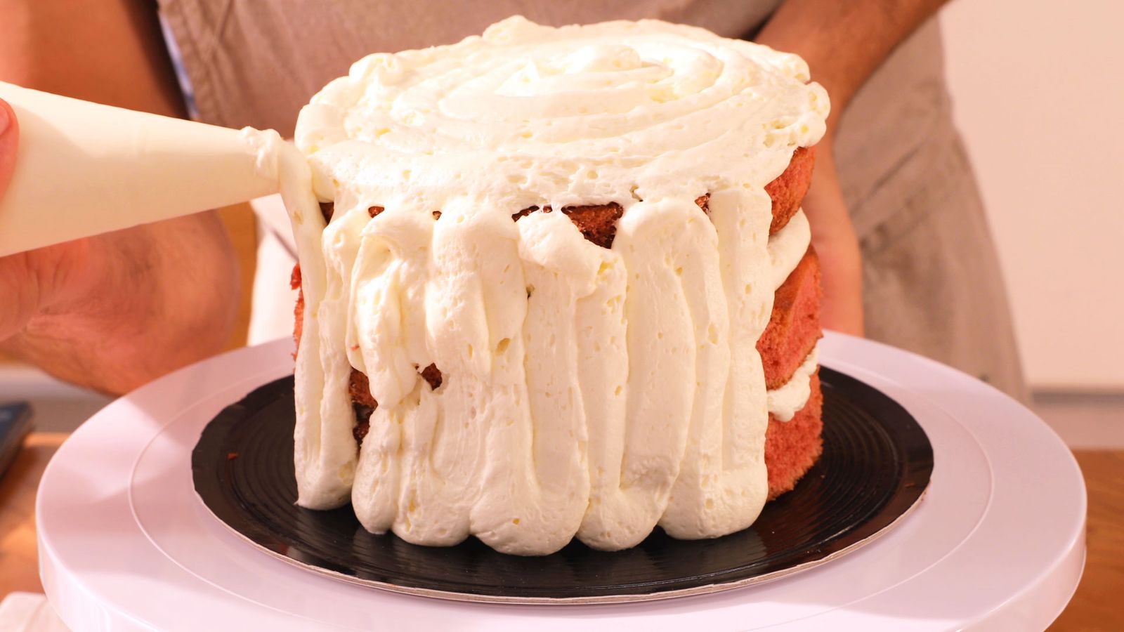 Receta Tarta Red Velvet o tarta de terciopelo rojo paso 5 Receta Tarta Red Velvet o tarta de terciopelo rojo paso 5