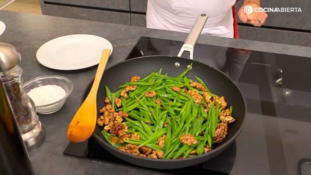 Saltea las judías verdes con las nueces