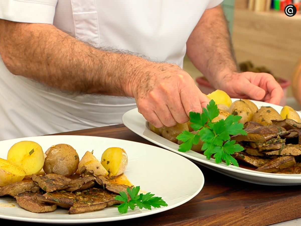 Acompaña las carajacas con papas arrugás