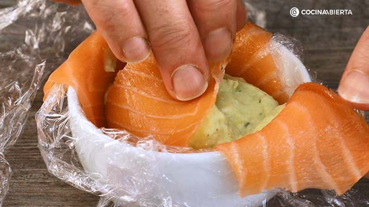 CTIS0935 receta pastelitos salmon ahumado mousse aguacate paso4