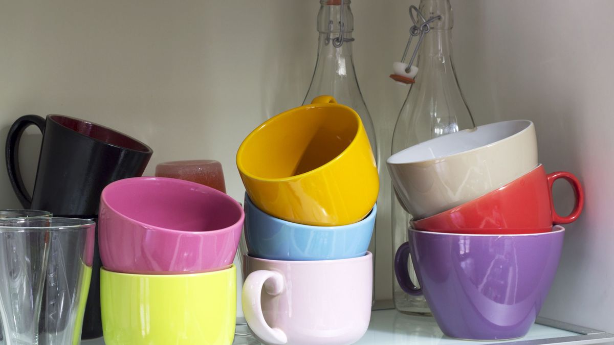 La presión que se genera al meter una taza dentro de otra puede rajar el material