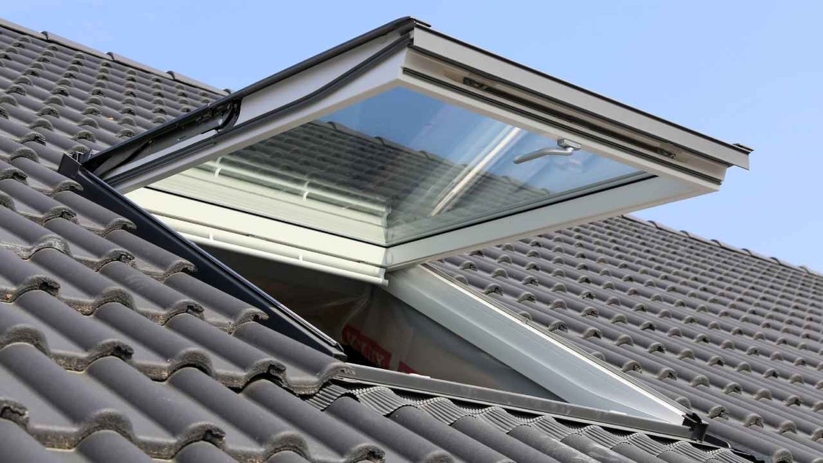 Ventana en un tejado