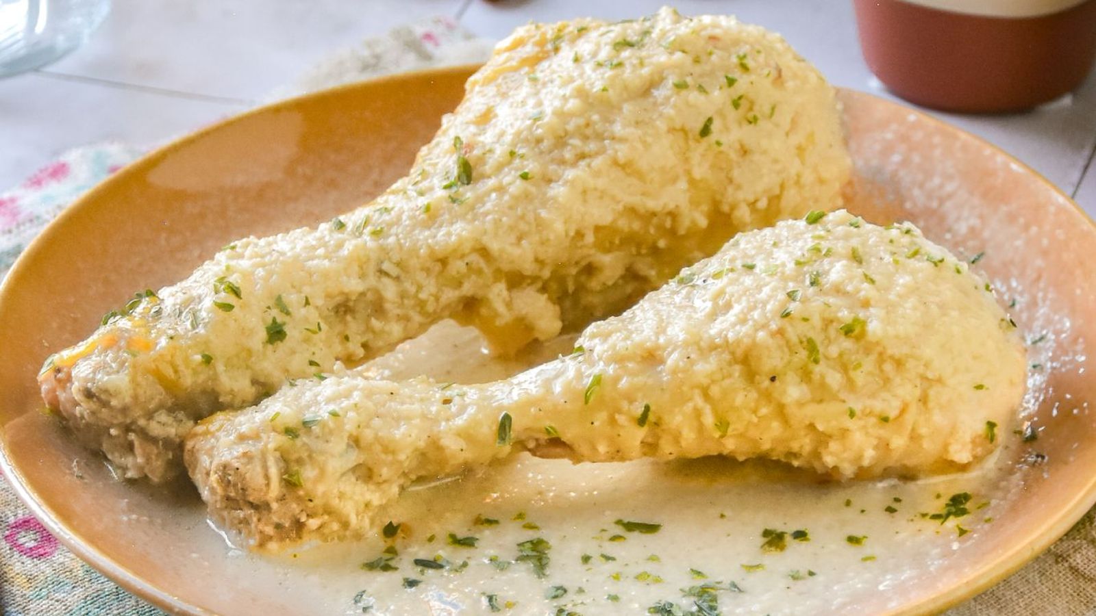Pollo con salsa de almendras Pollo con salsa de almendras