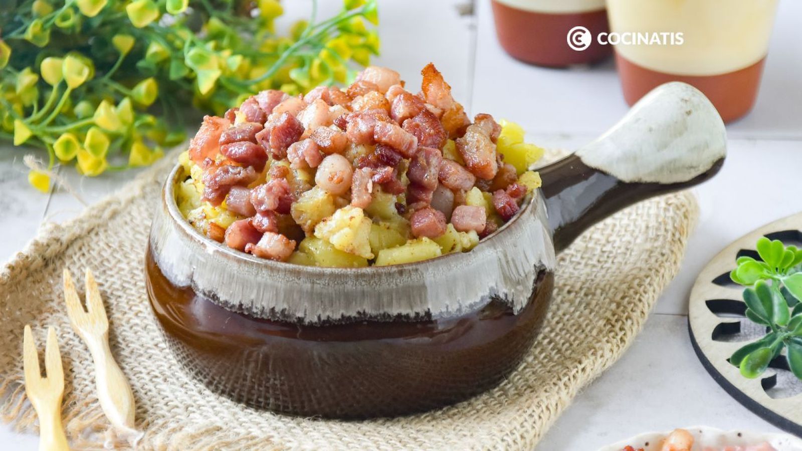 Patatas revolconas