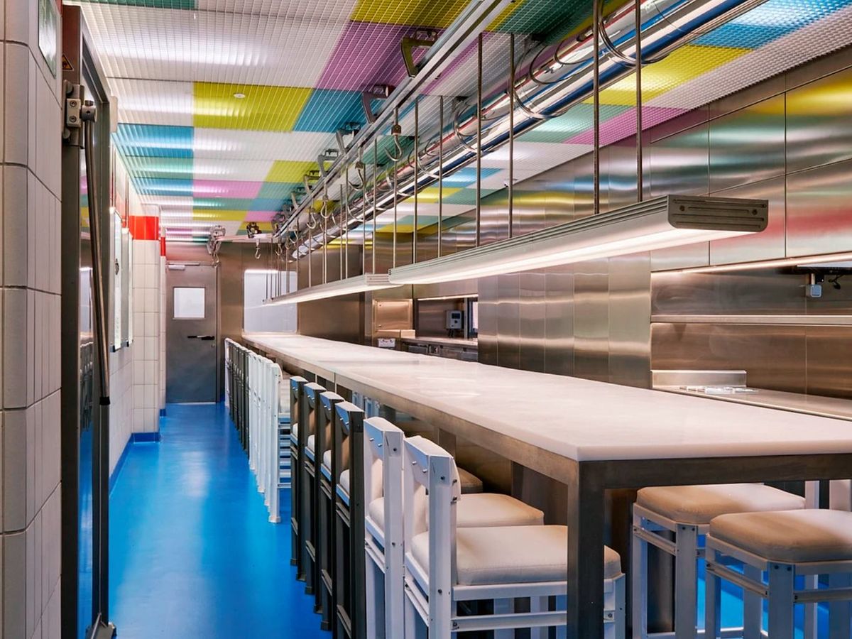 Sala de Despiece llama la atención por su estética casi quirúrgica