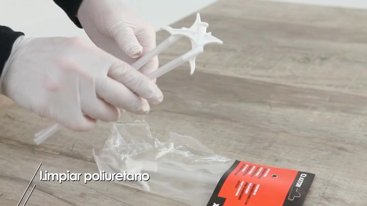 Como limpiar la canula del bote de espuma de poliuretano paso 5