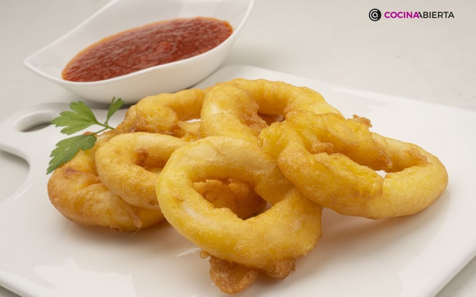 Las rabas se pueden comer solas o acompañadas de diferentes salsas Las rabas se pueden comer solas o acompañadas de diferentes salsas