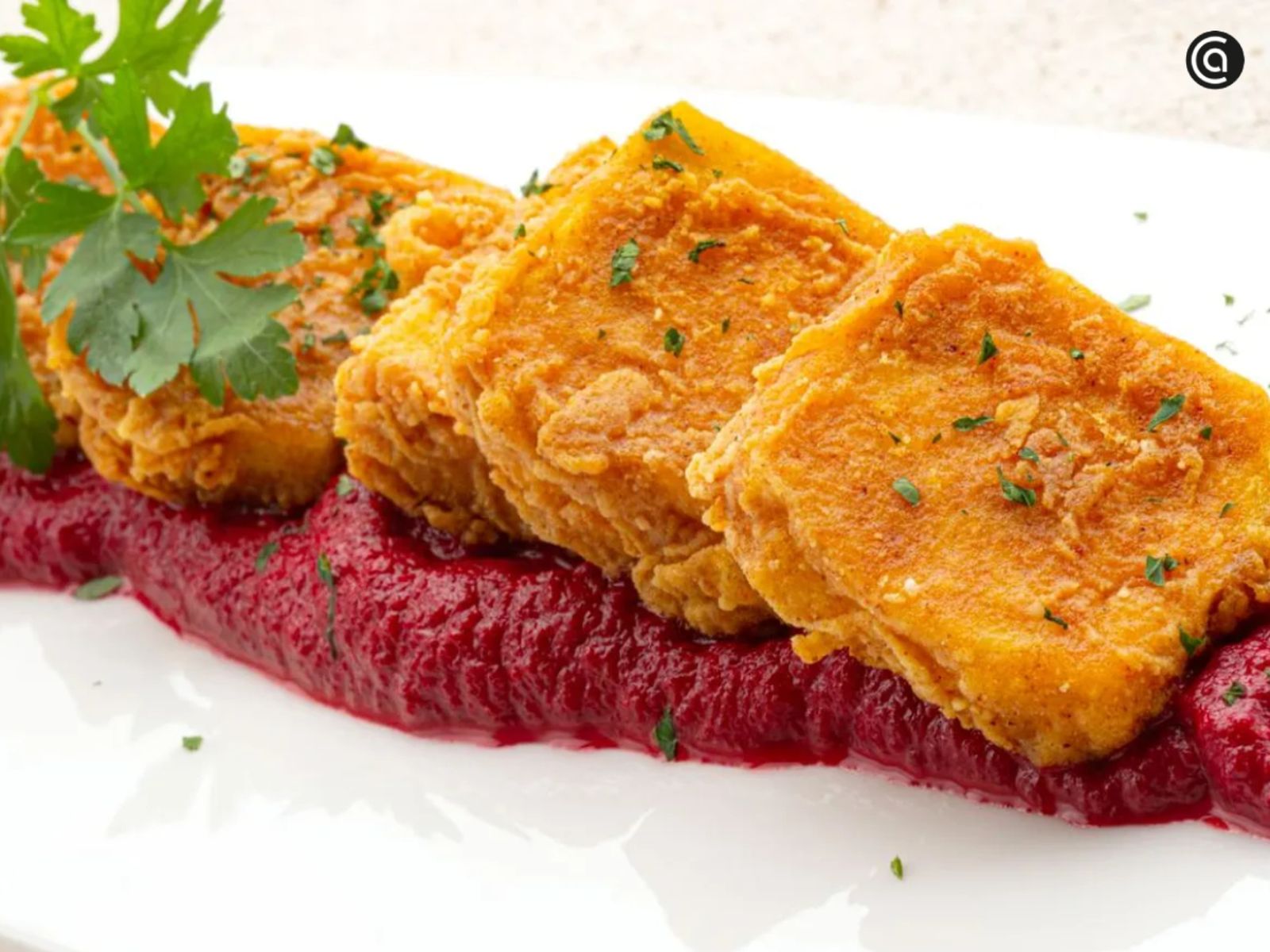 Un entrante vegetal que sorprende por su contraste de texturas y colores, perfecto para aportar frescura y variedad al aperitivo navideño.