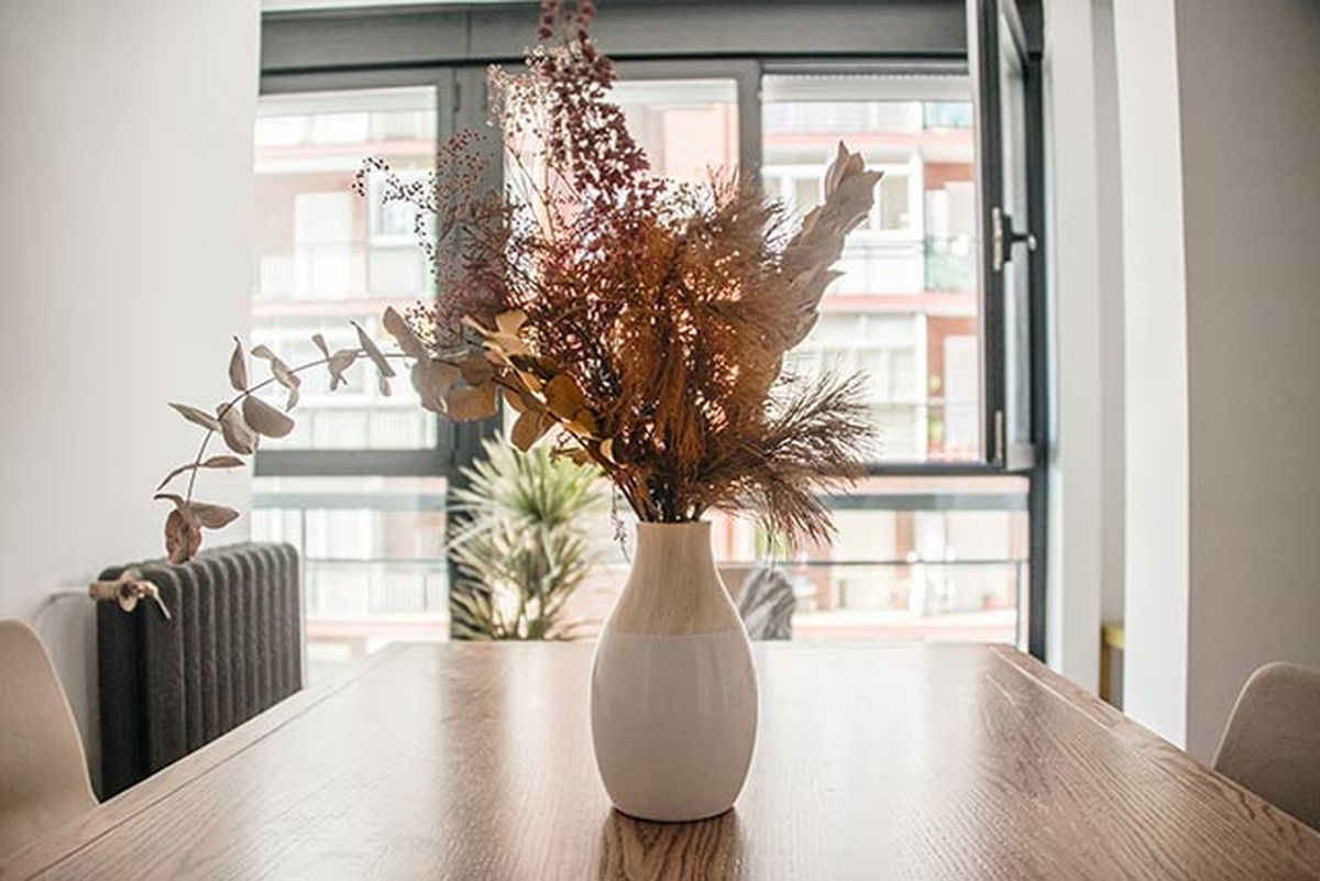 decorar flores preservadas mesa comedor
