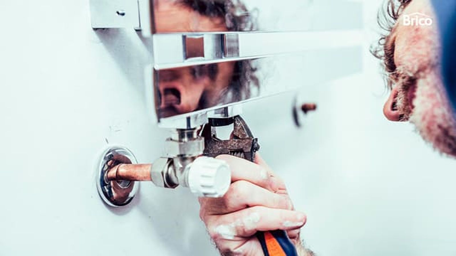 Cómo instalar un radiador toallero paso 7 Cómo instalar un radiador toallero paso 7
