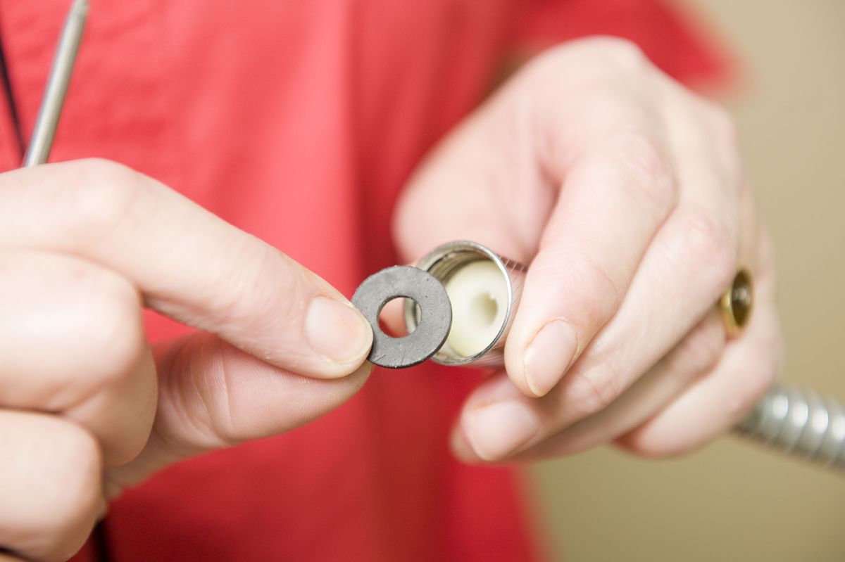 Ahorro agua ducha: Cambiar mango paso 3