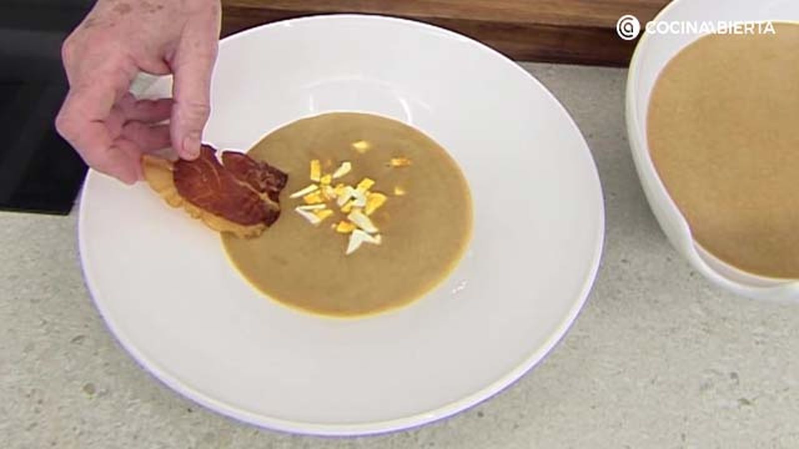 KARL6871 sopa de ajo con jamon crujiente paso 5 KARL6871 sopa de ajo con jamon crujiente paso 5