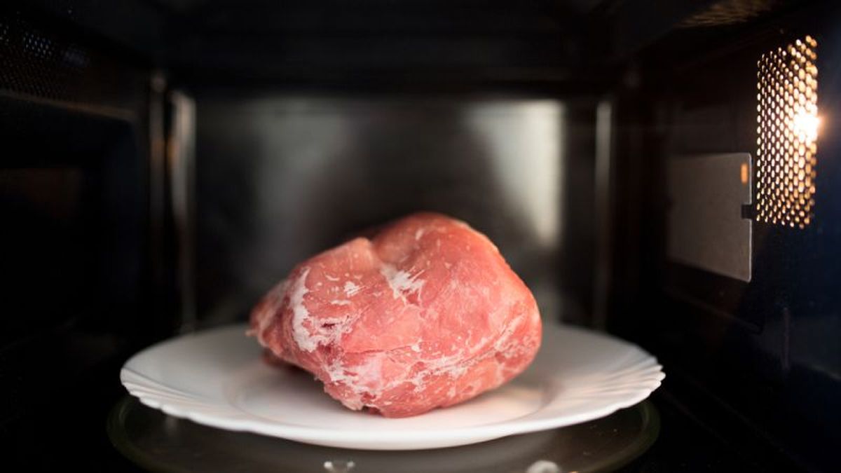 Descongelar la carne en el microondas