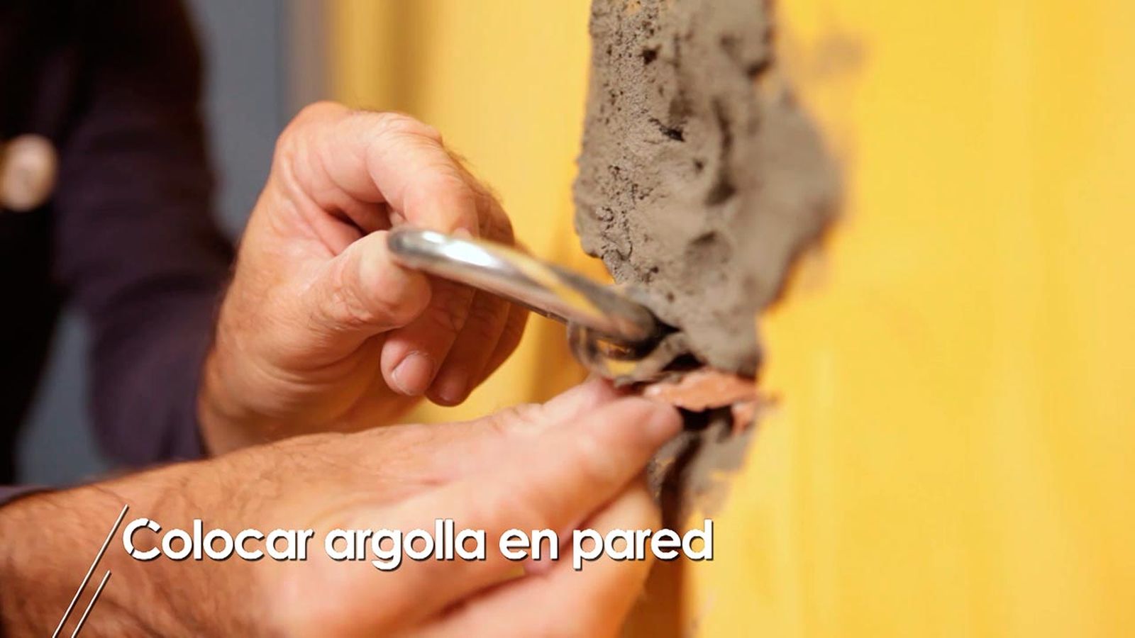 Cómo colocar una argolla en la pared paso 5 Cómo colocar una argolla en la pared paso 5