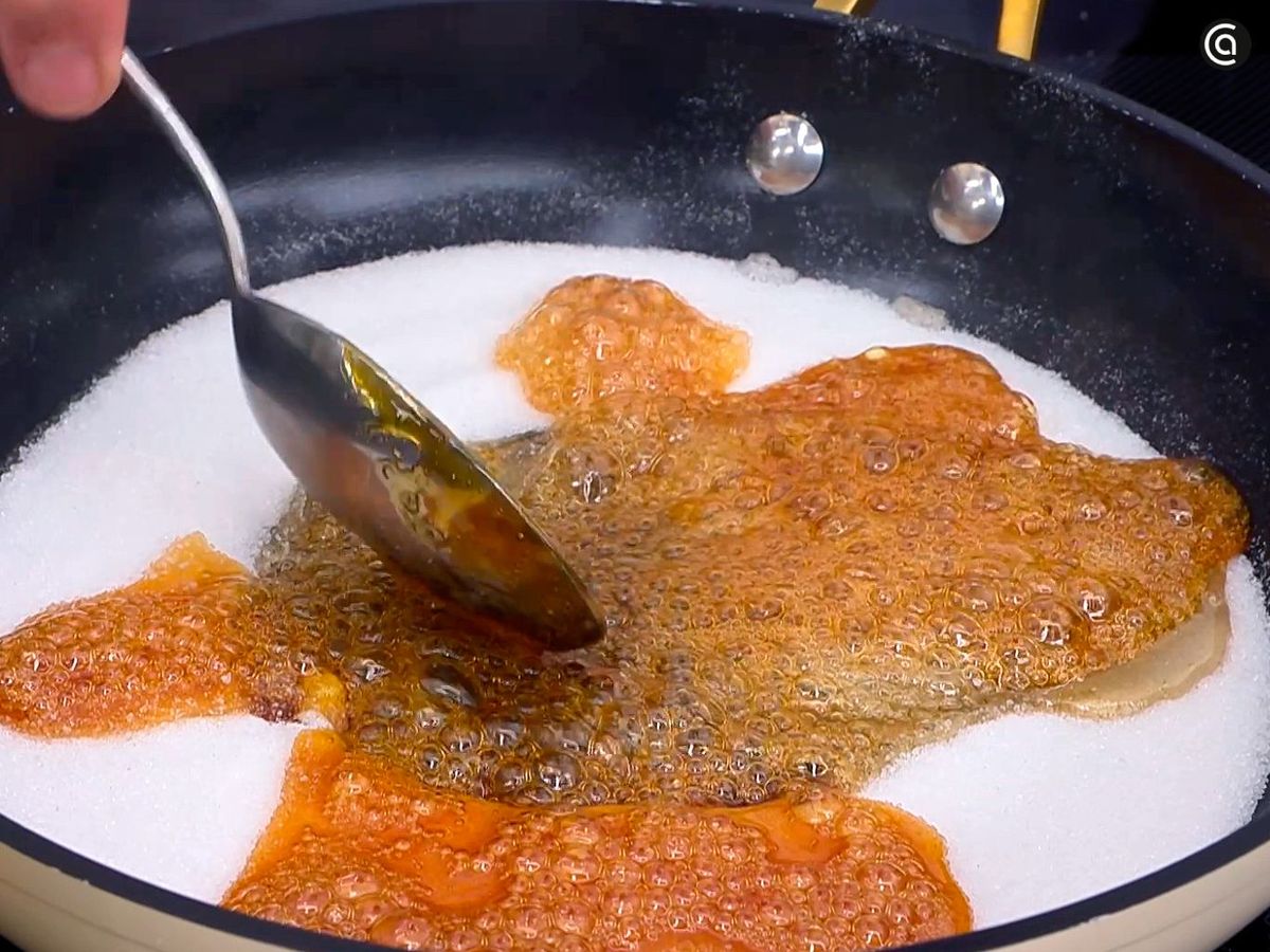 Preparar el caramelo para acompañar la crema de arroz con leche