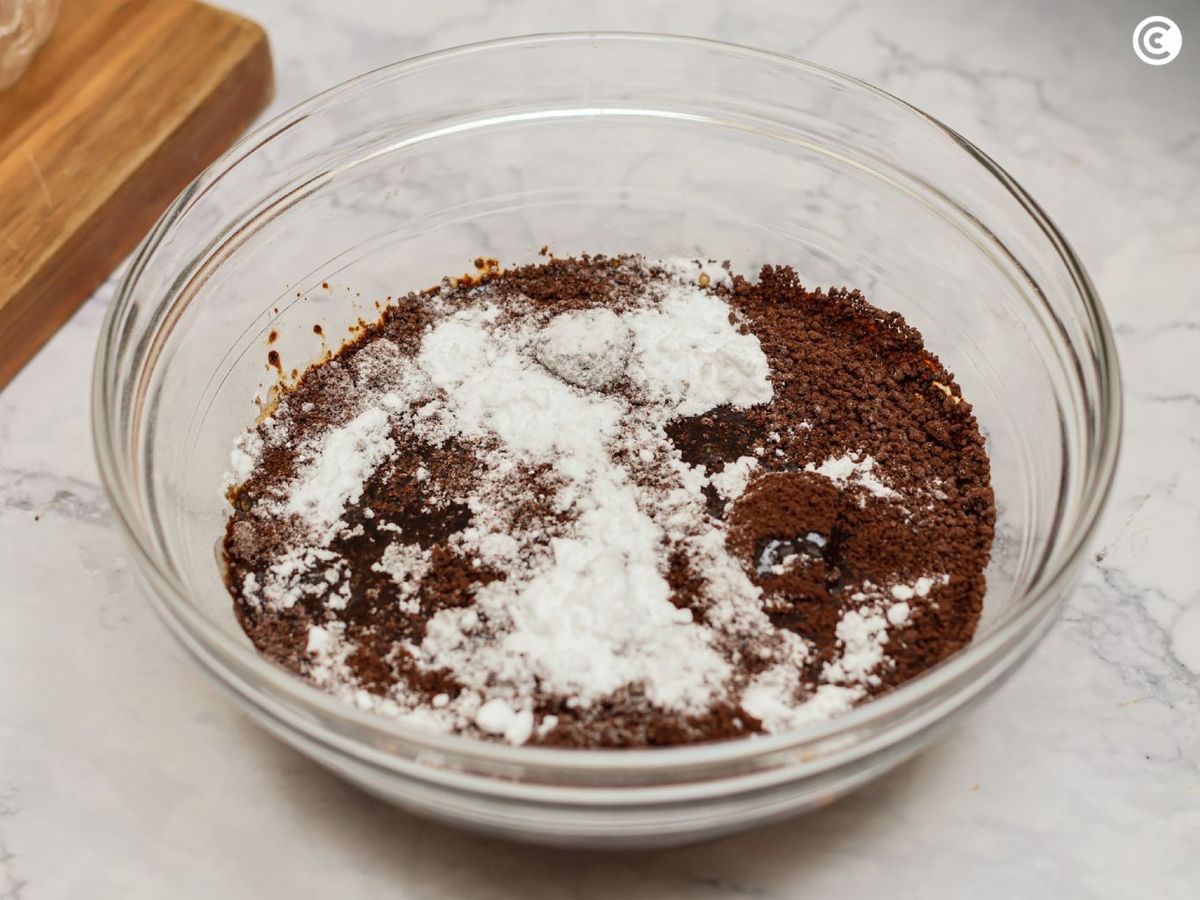 Añadir los ingredientes de la crema de café en un bol