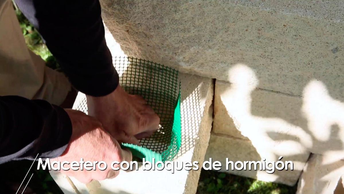 Cómo hacer un macetero con bloques de hormigón paso 3