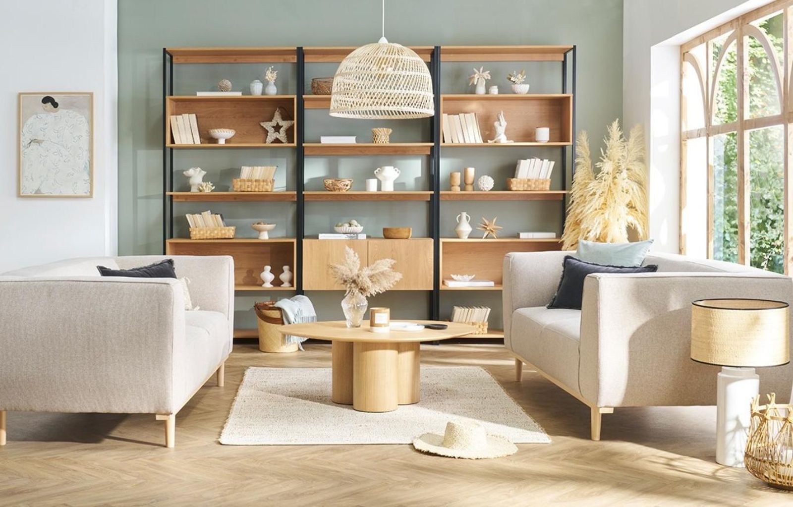 Salón con decoración curva, una tendencia natural. Salón con decoración curva, una tendencia natural.