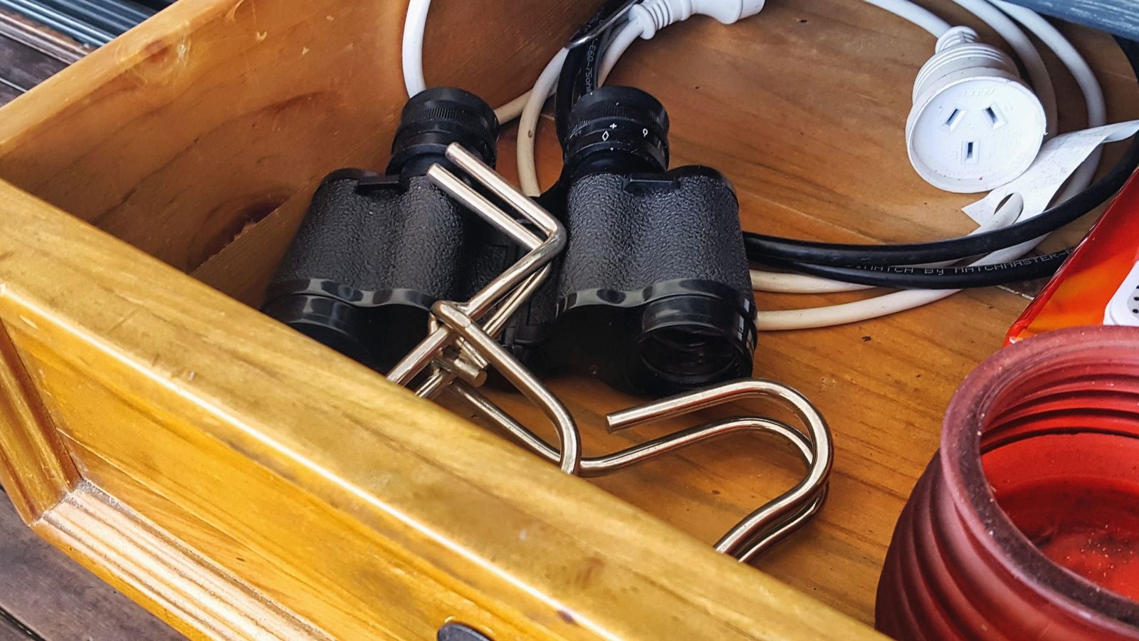 Revisa los aparatos electrónicos que guardas y tira los que no funcionen