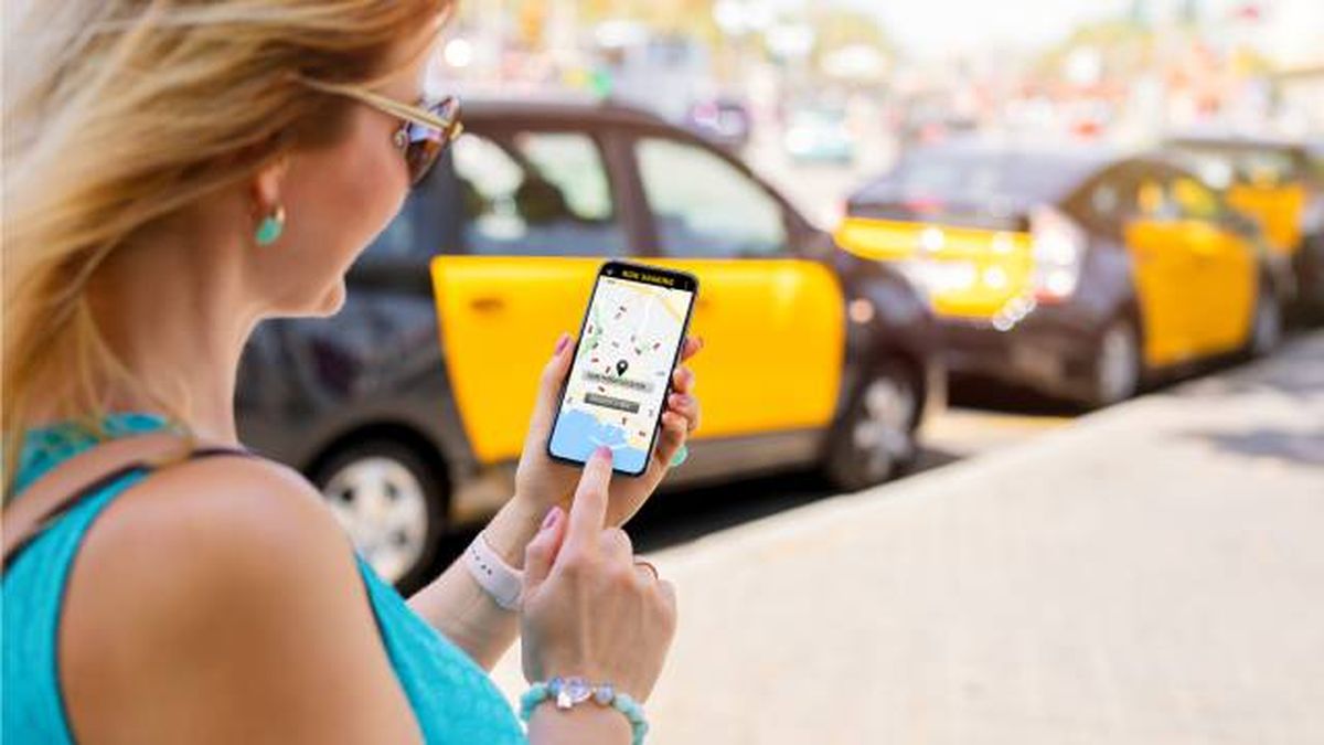 servicios vehiculos de transporte con conductor VTC diferencia taxis contratacion