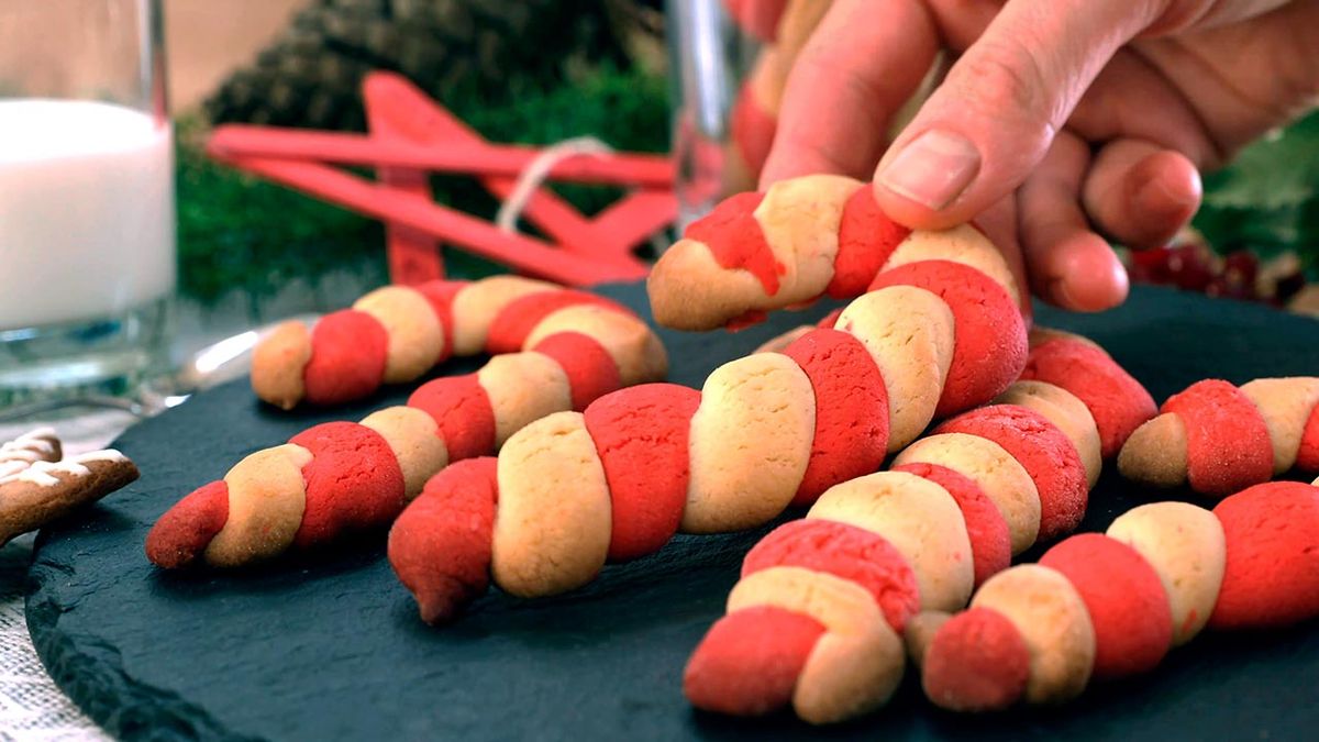 Receta de bastones de galleta para Navidad  paso 7