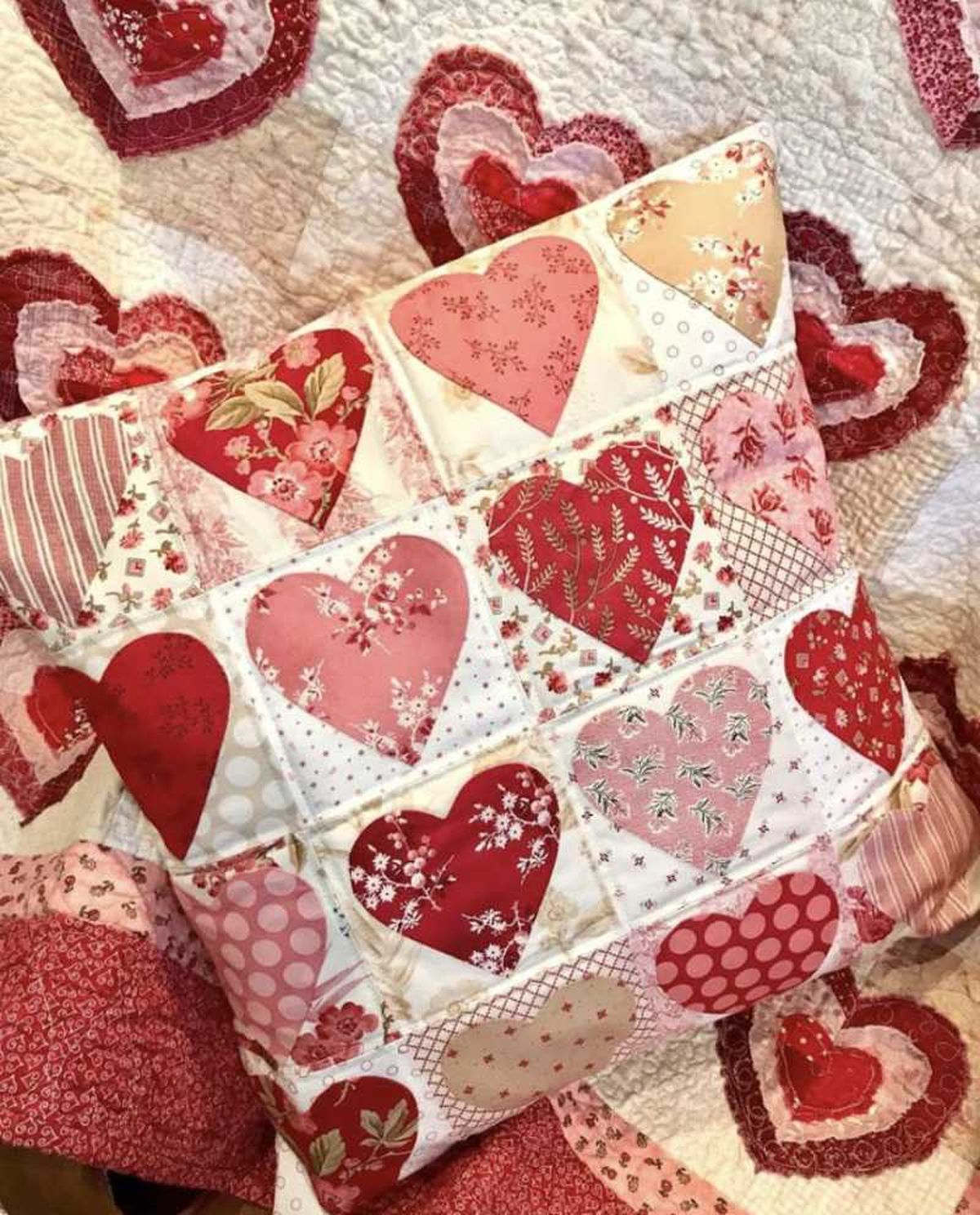 Cojín personalizado de patchwork de San Valentín.