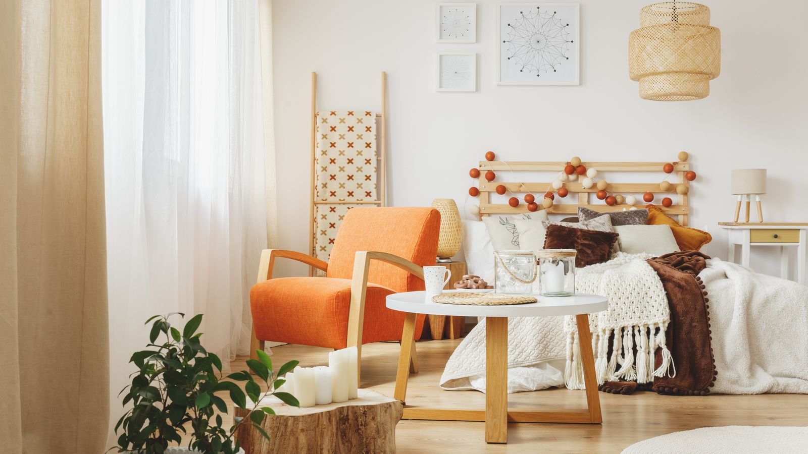 La luz rebota en los colores cálidos con una suavidad que te abraza