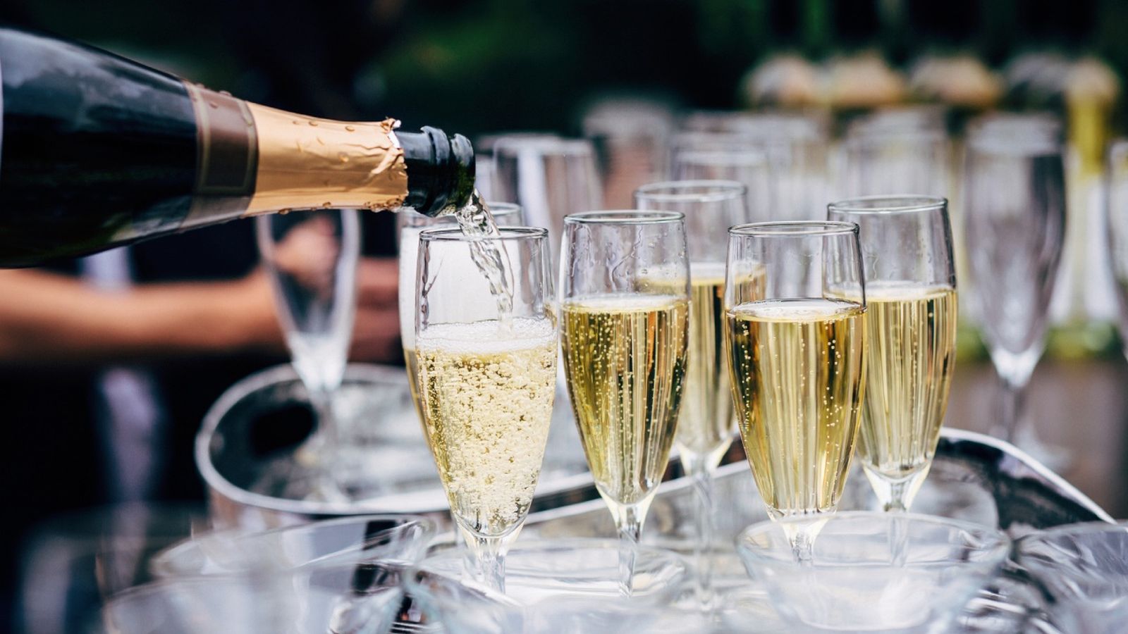 Diferencia entre un cava y un vino espumoso: guía rápida para no comprar a ciegas