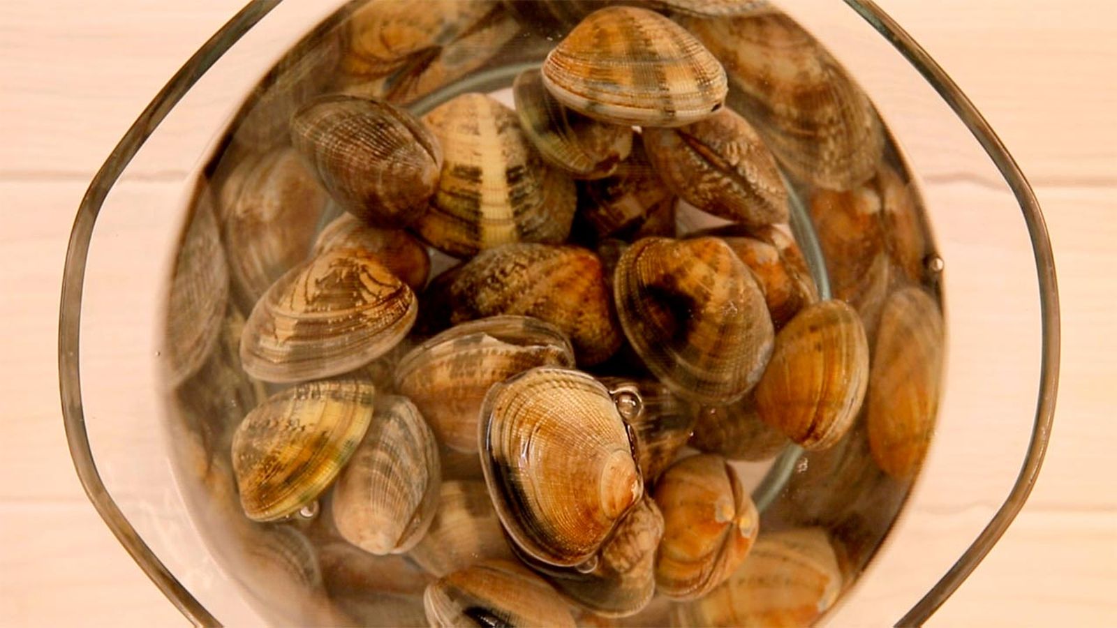 Receta de almejas a la marinera paso 1 Receta de almejas a la marinera paso 1