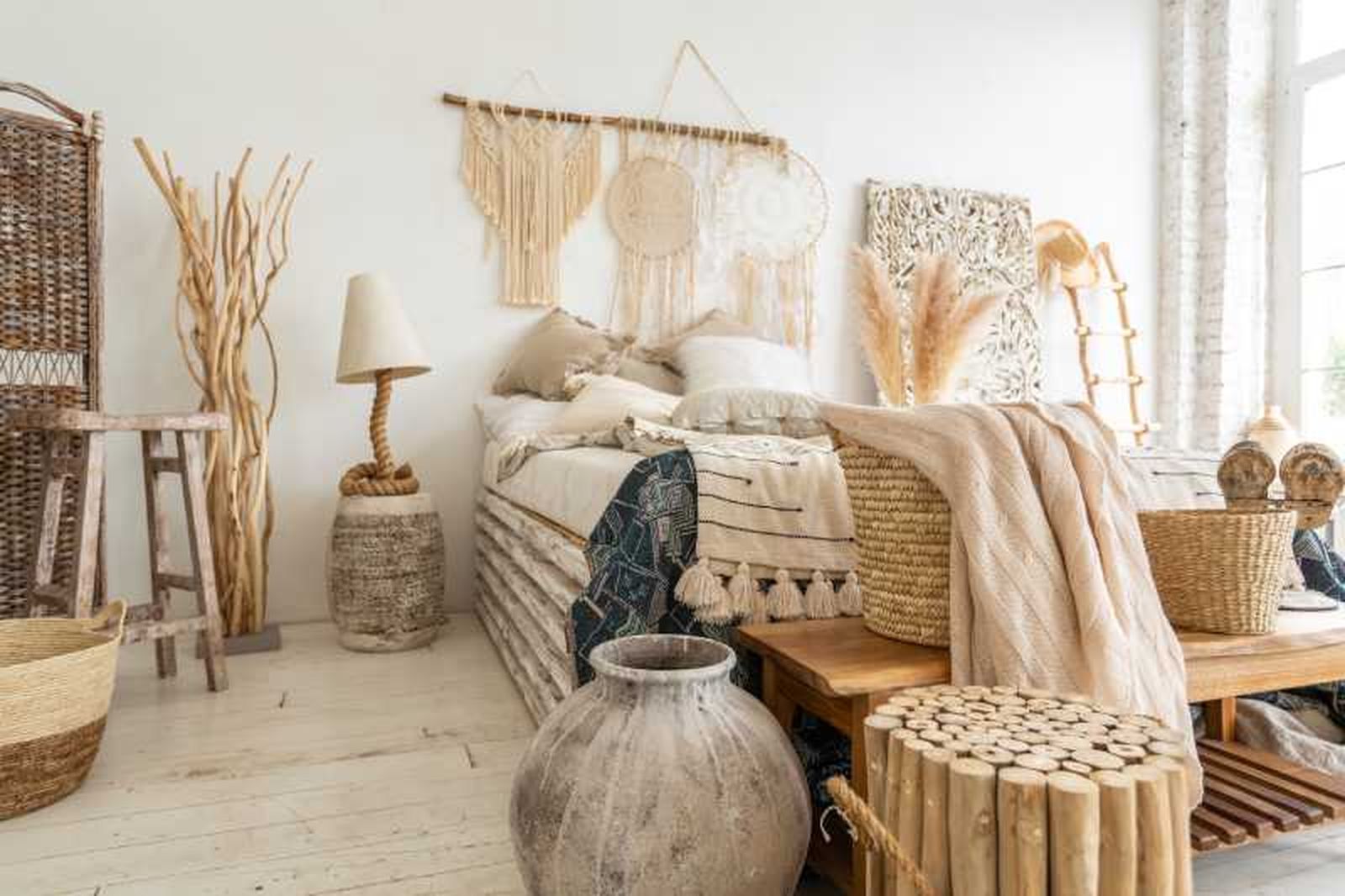 Dormitorio con decoración craftcore. Dormitorio con decoración craftcore.