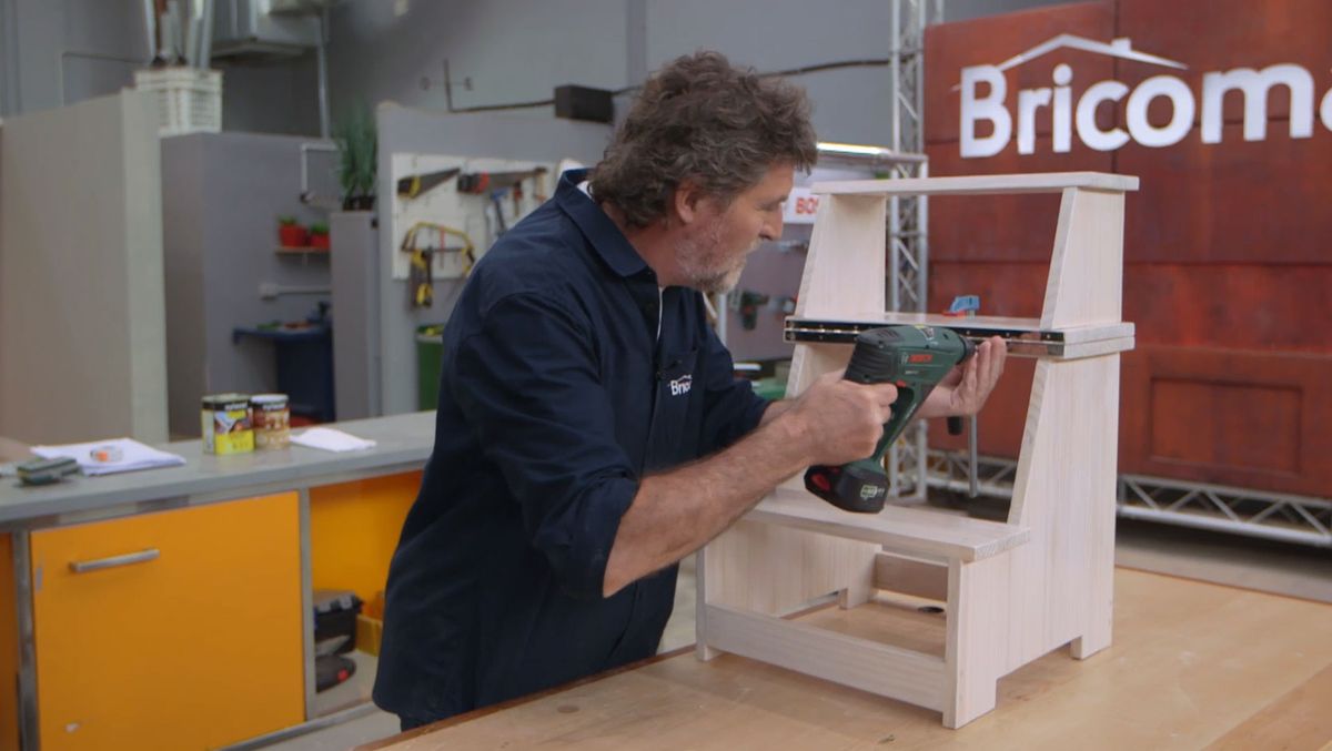 Hacer una silla escalera de madera paso 9