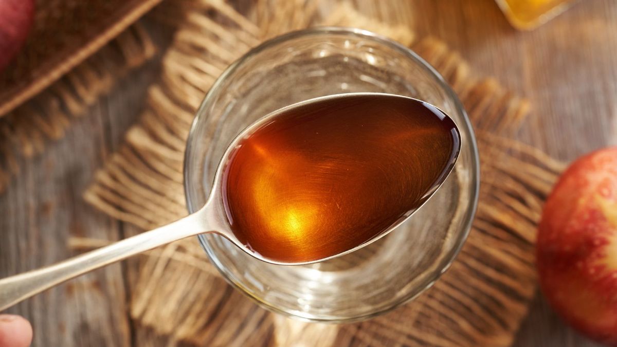 Cómo tomar el vinagre de manzana en ayunas