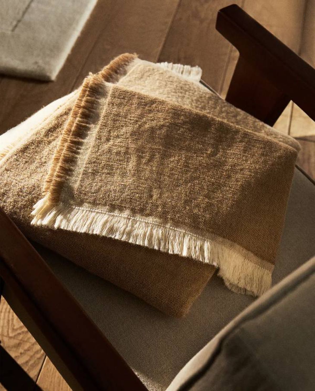 manta marron beige gasa zara home