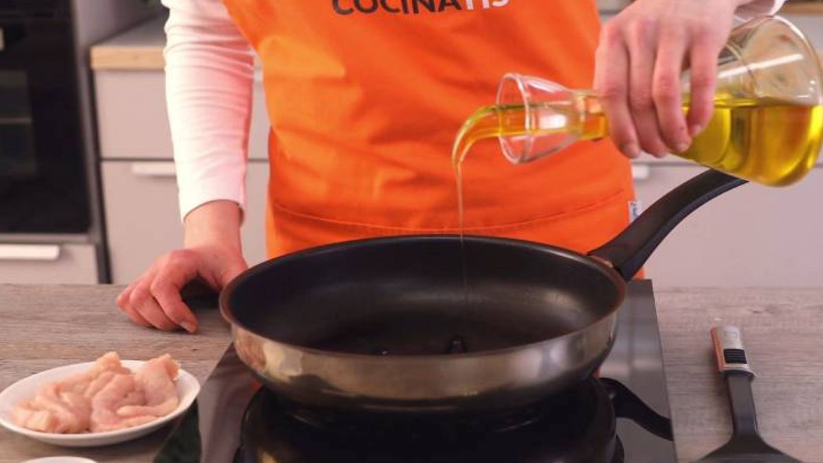 Ensalada de pollo, aguacate, manzana y picatostes   paso 2