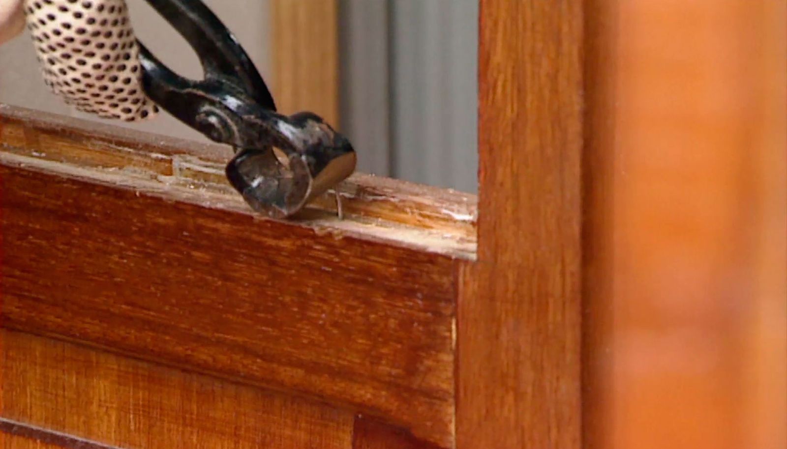 Cambiar el cristal roto de una ventana 3