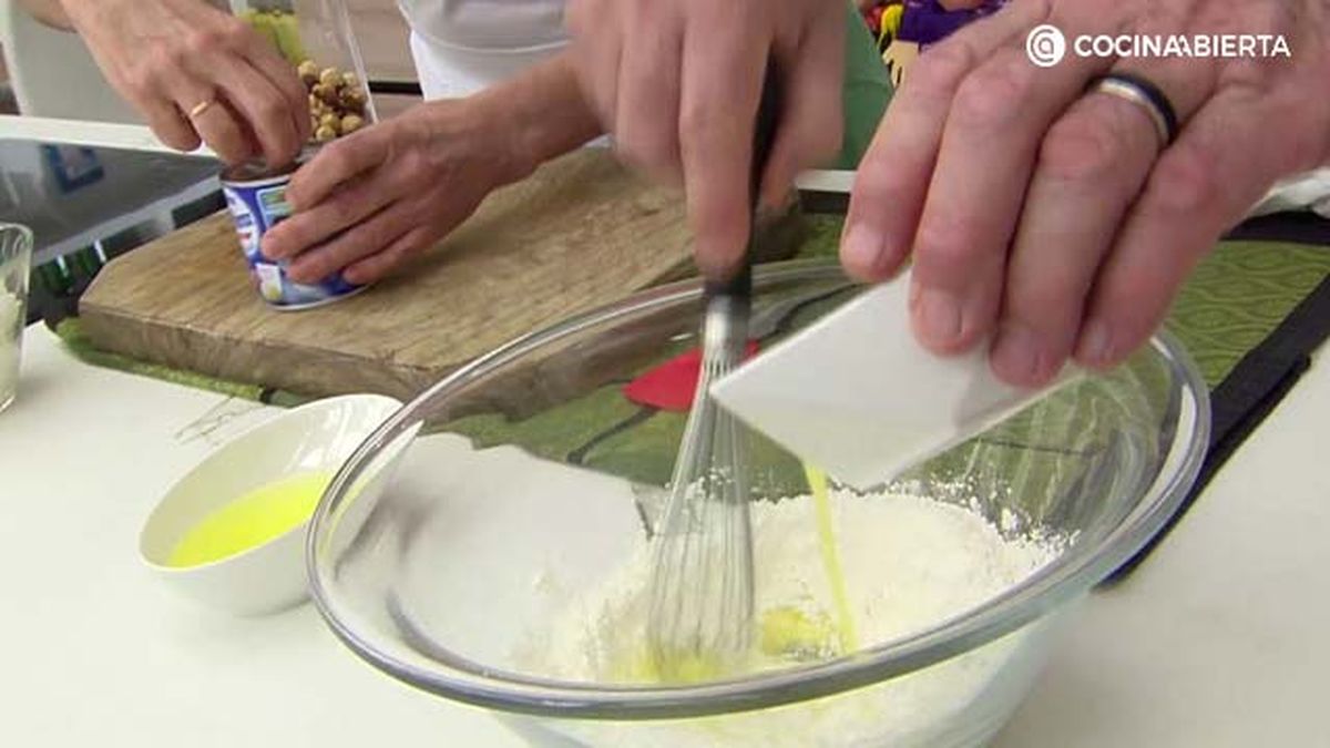 5719 2 barquillos con helado de avellana paso2