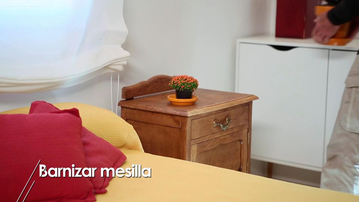 Barnizar mesilla de noche paso 8