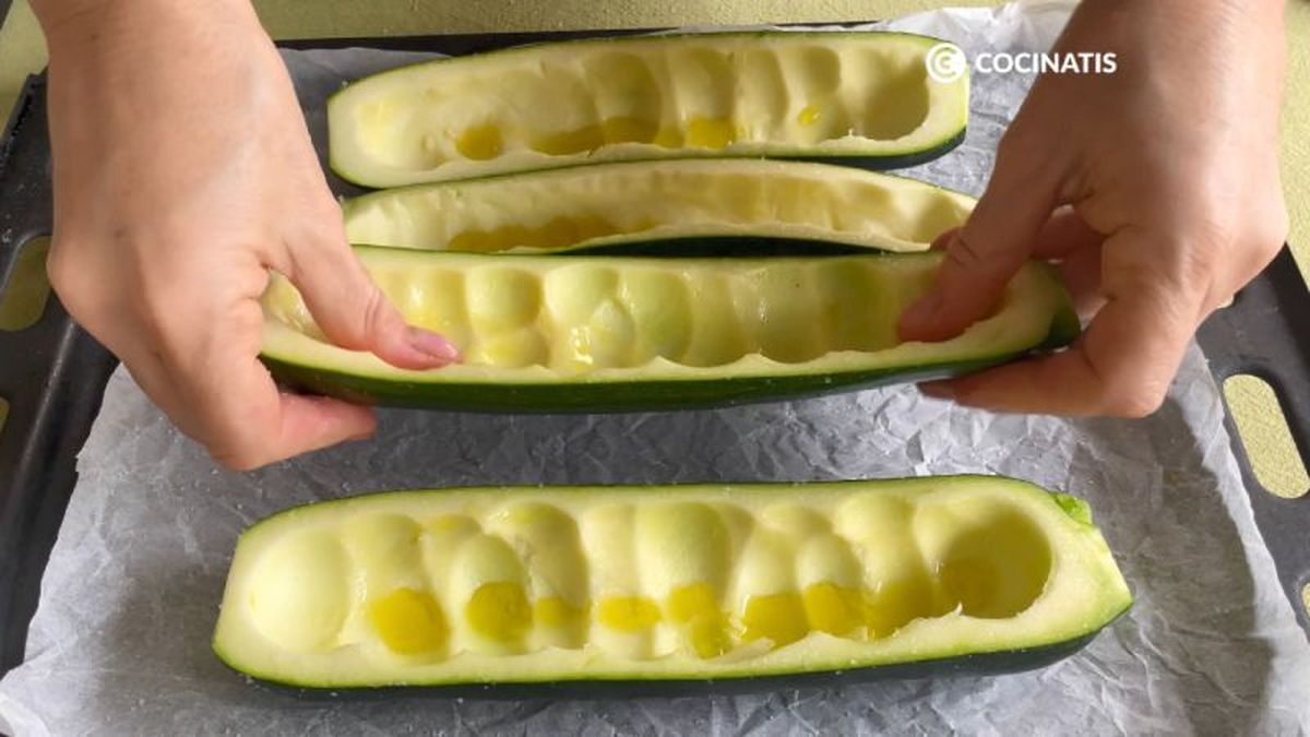 Untamos los calabacines con aceite