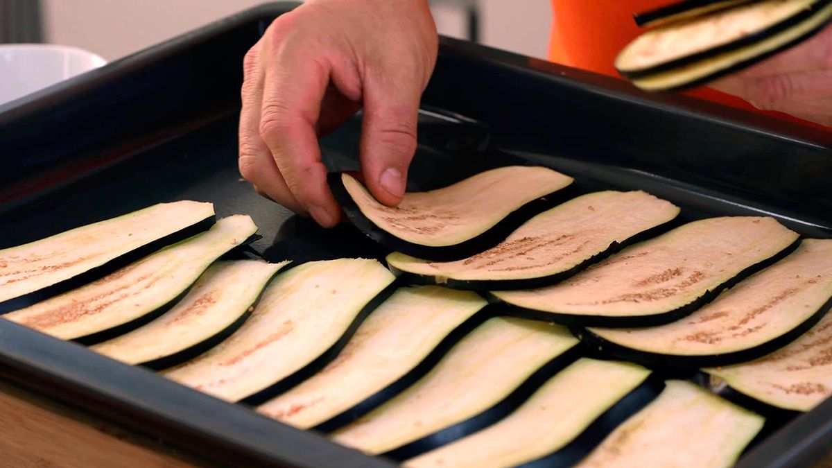 Cómo quitar el amargor a la berenjena  paso 1