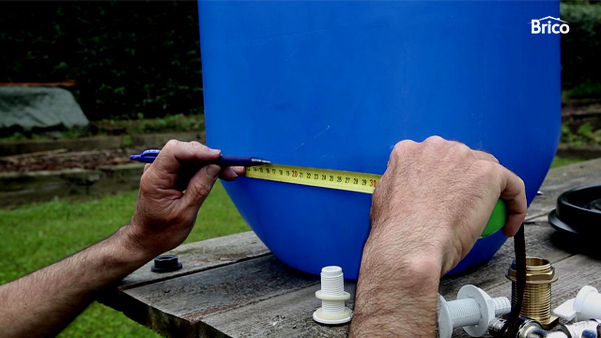 Bricomania 837 como poner grifo a un bidon paso 1