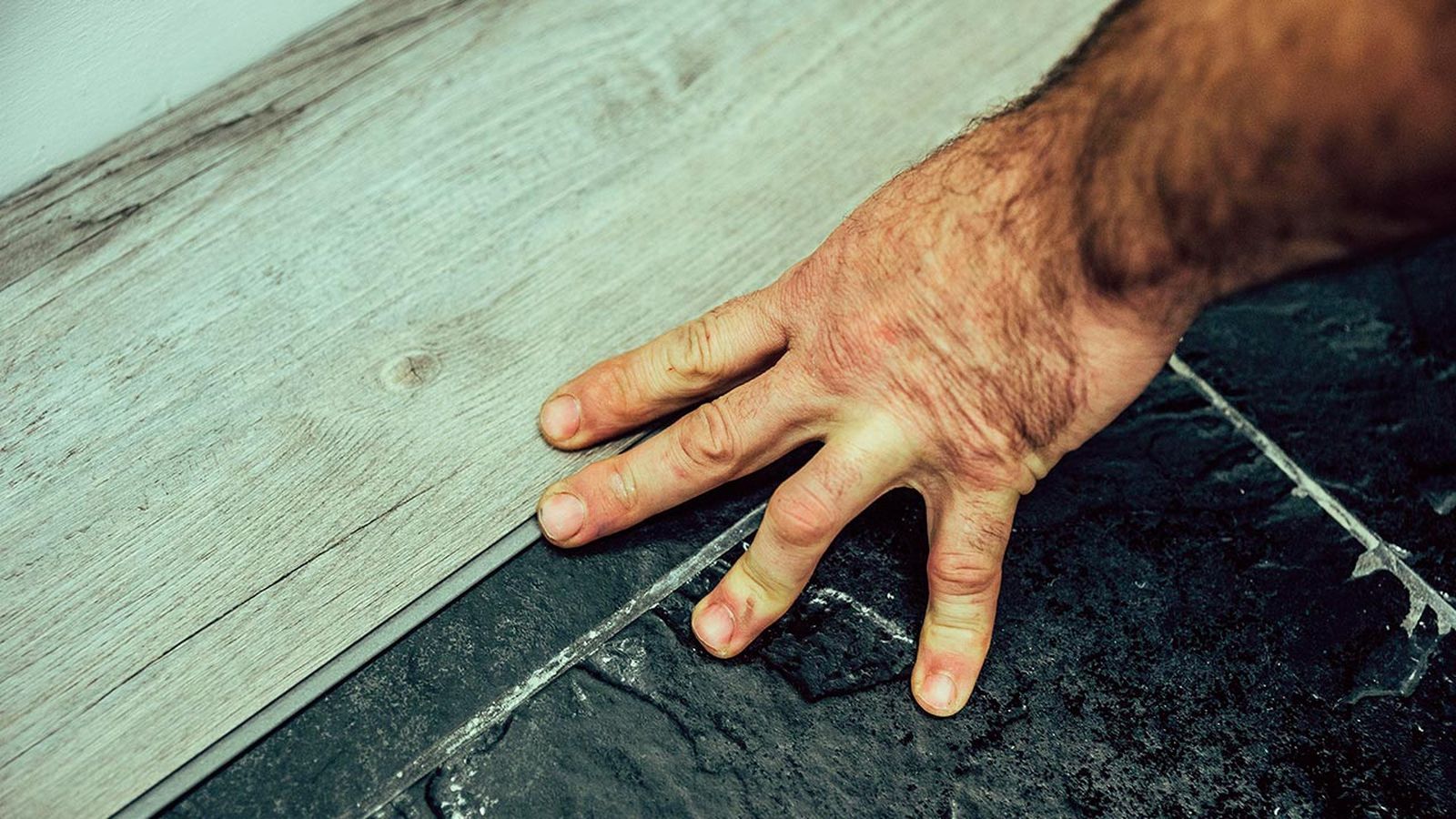 Cómo cambiar el suelo del baño sin obras paso 4 Cómo cambiar el suelo del baño sin obras paso 4