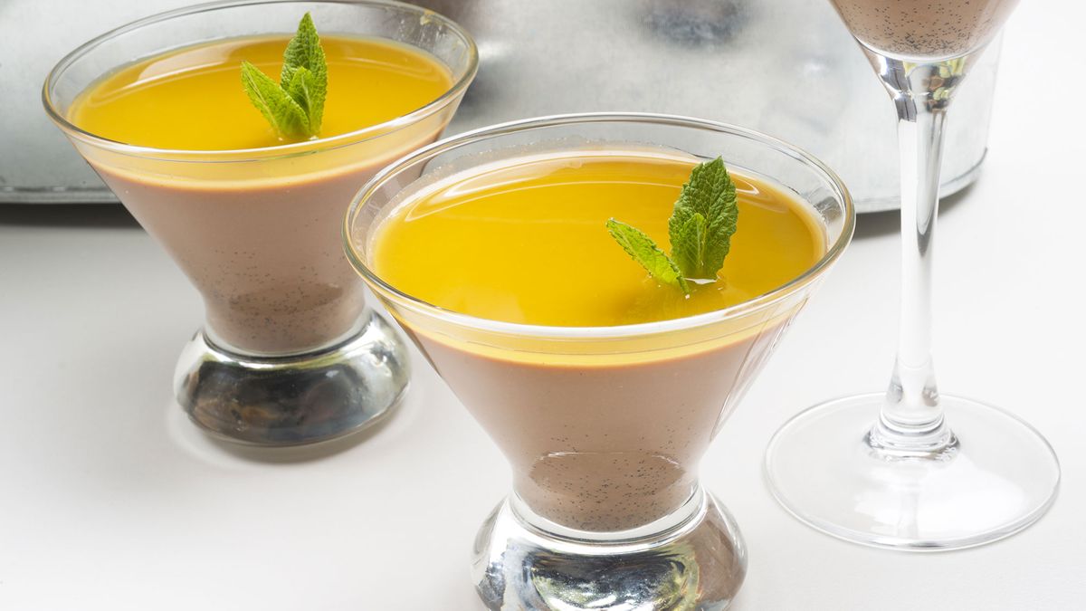 Panna cotta de chocolate y naranja, receta de Eva Arguiñano