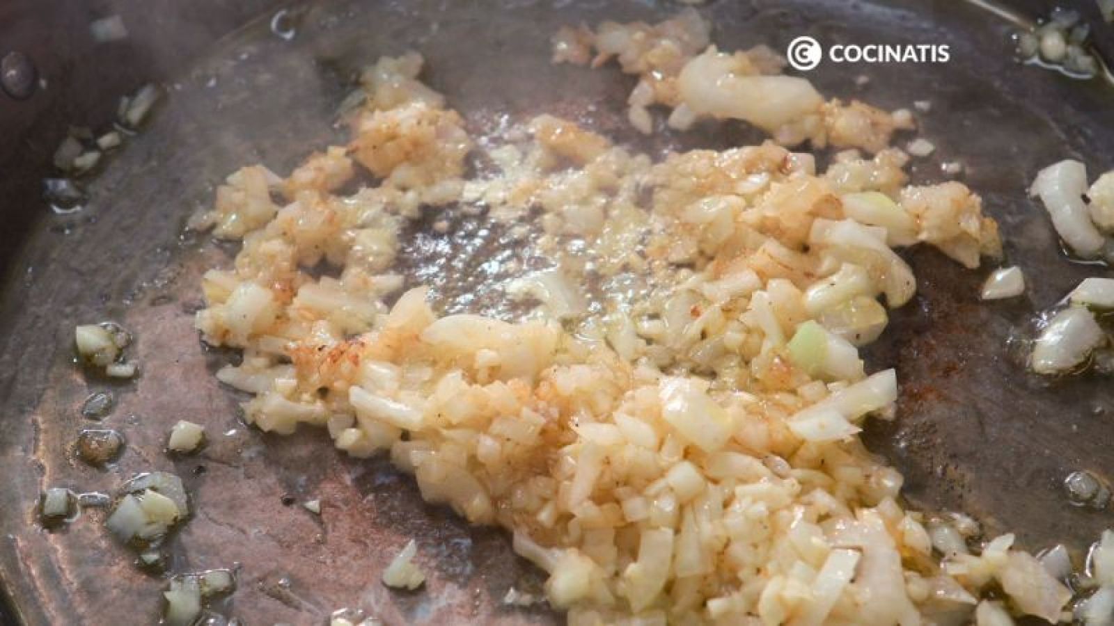 Pochamos la cebolla Pochamos la cebolla
