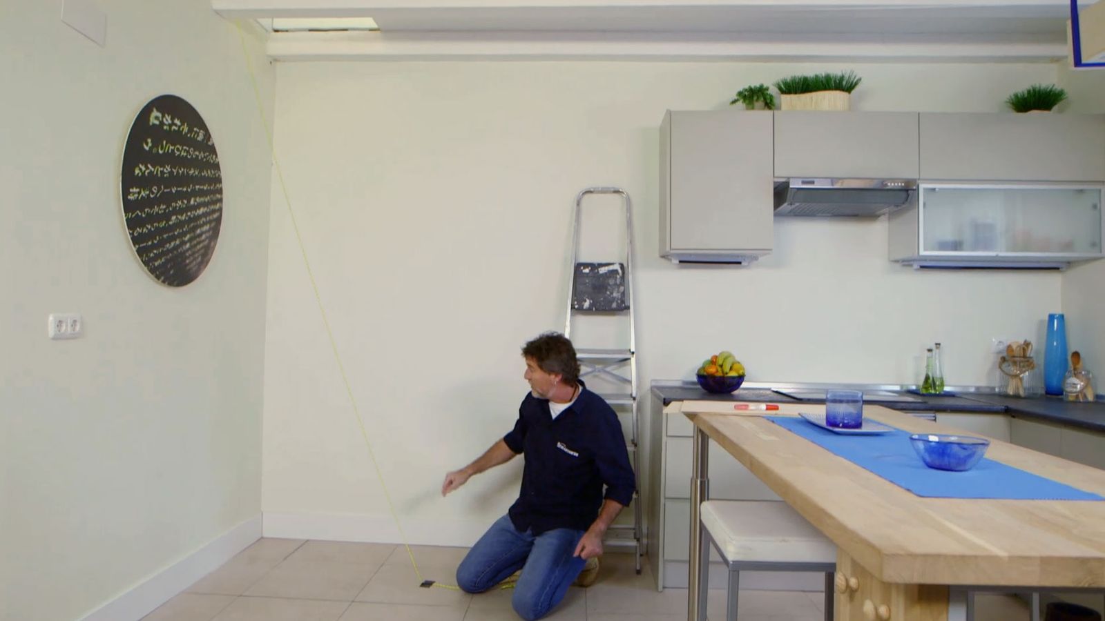 Cómo hacer una escalera de madera para el altillo paso 1