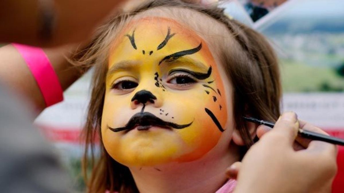 Maquillaje facial de ciervo