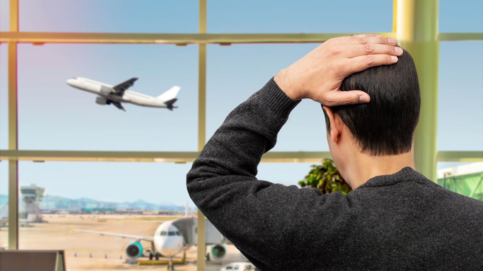 Llegar tarde a un vuelo supone un perjuicio económico para el pasajero